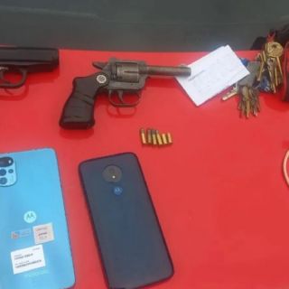 Adolescente balea a conductor de Uber y se roba el auto