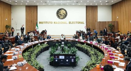 Juez impone multa de 54 mil pesos a integrantes del INE por desacato